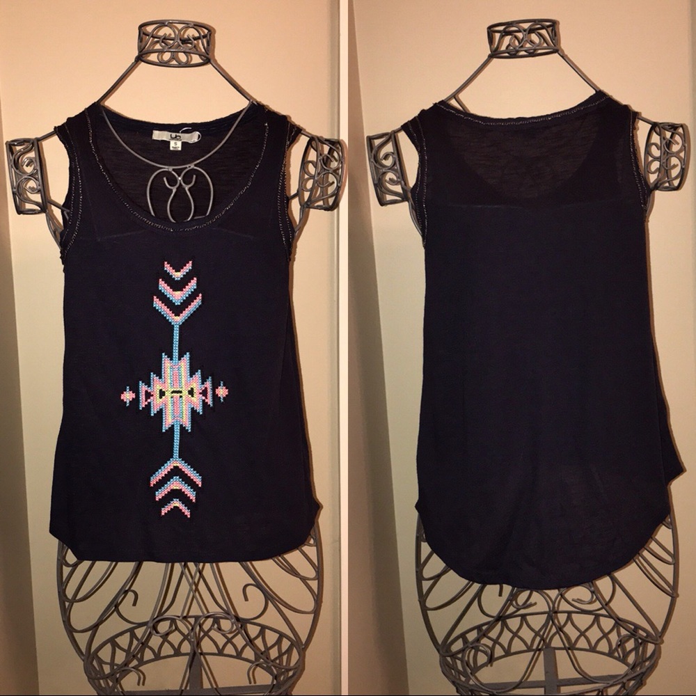 “Cupid’s Bow” 🏹 Navy Arrow Tee